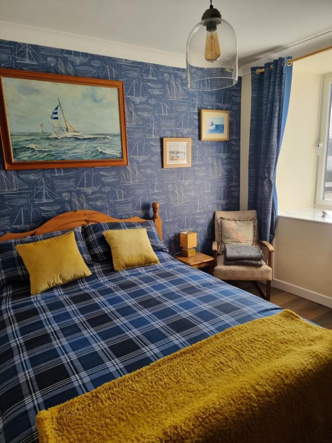 هوليهيد The Hut Wales - A Sea Front Inn المظهر الخارجي الصورة